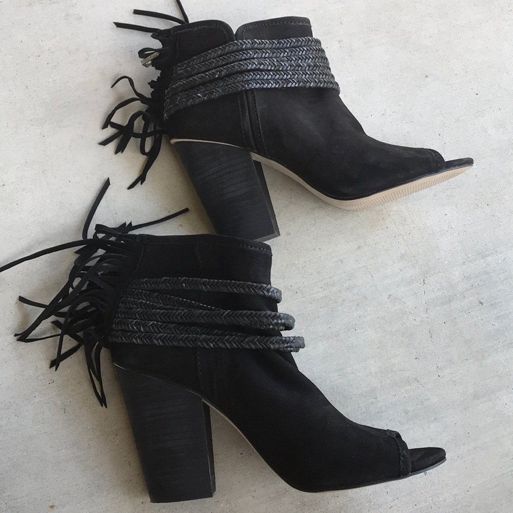 BCBGeneration Bg-cinder Ankle Booties. Size 7